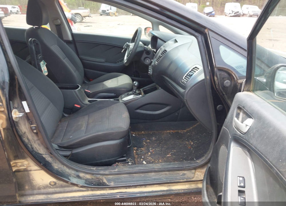 2018 KIA FORTE LX VIN: 3KPFL4A77JE196998