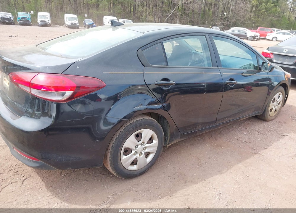 2018 KIA FORTE LX VIN: 3KPFL4A77JE196998