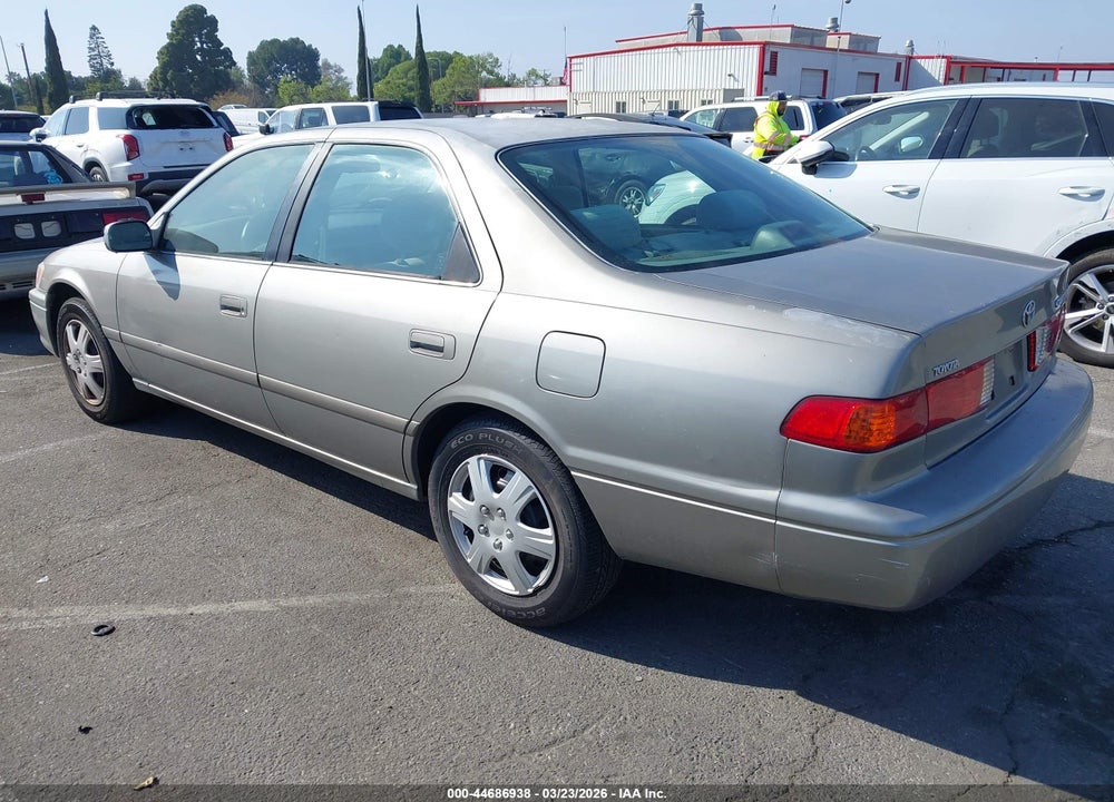 2001 TOYOTA CAMRY LE VIN: JT2BG22KX10587848