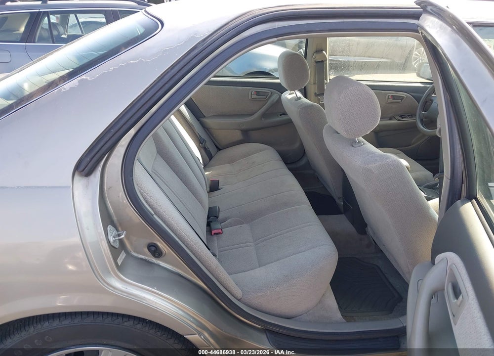 2001 TOYOTA CAMRY LE VIN: JT2BG22KX10587848