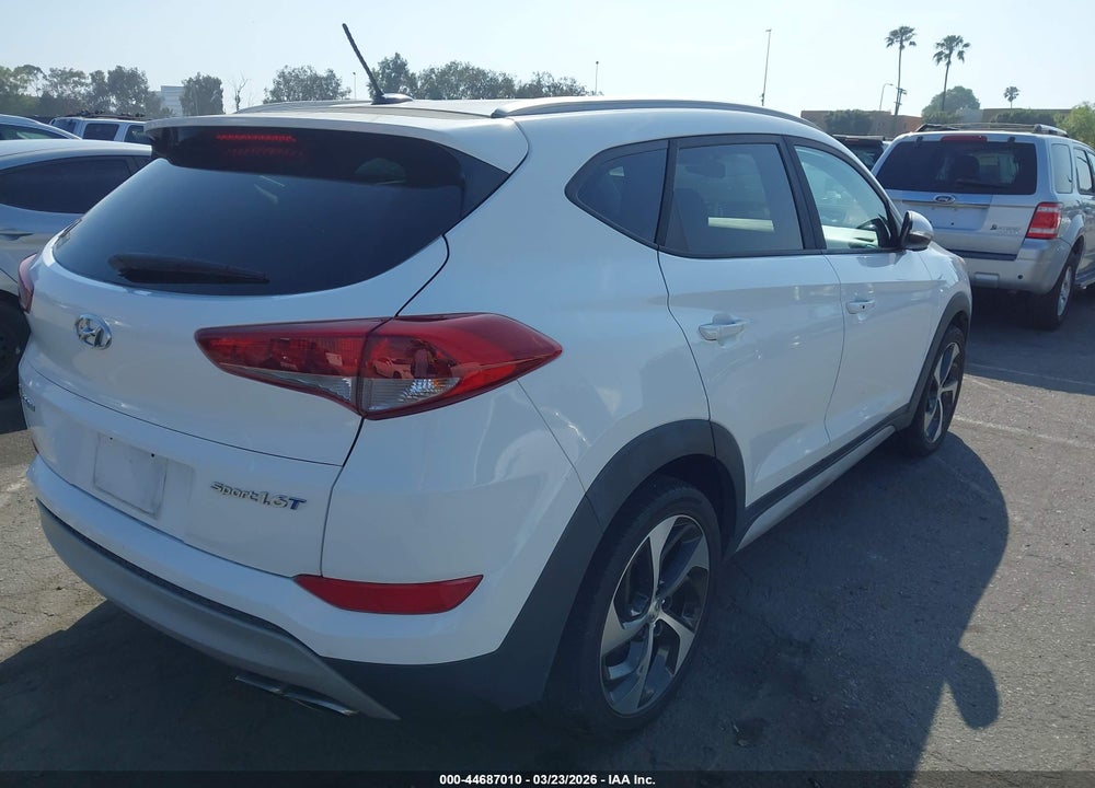 2017 HYUNDAI TUCSON SPORT VIN: KM8J33A26HU488402