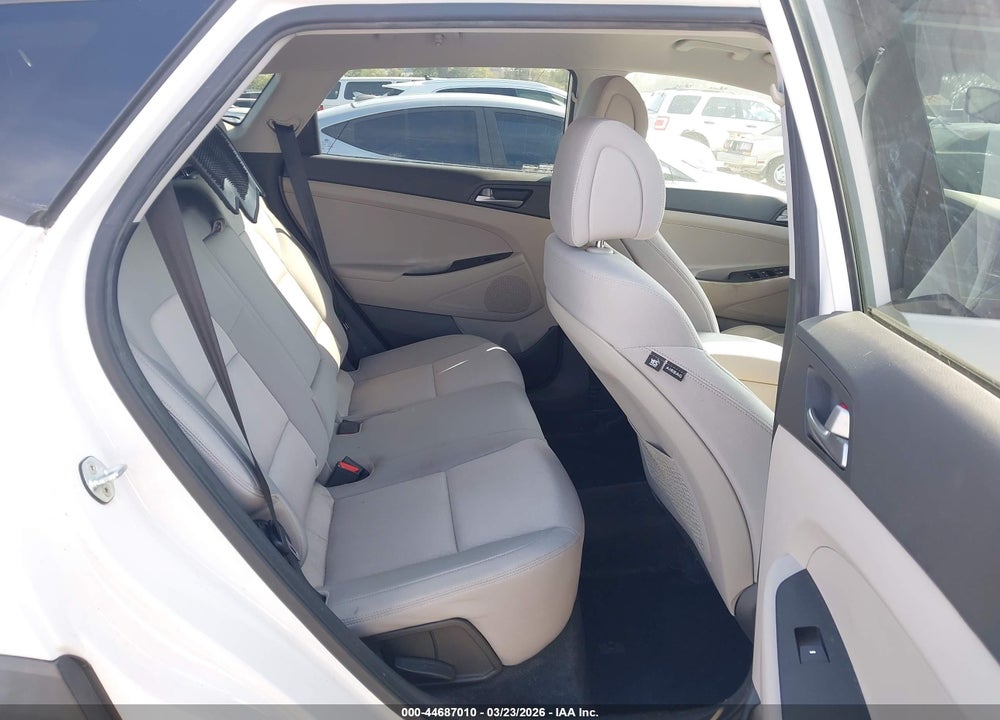 2017 HYUNDAI TUCSON SPORT VIN: KM8J33A26HU488402