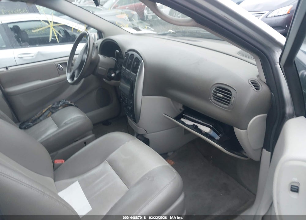 2005 CHRYSLER TOWN & COUNTRY TOURING VIN: 2C4GP54L55R376797