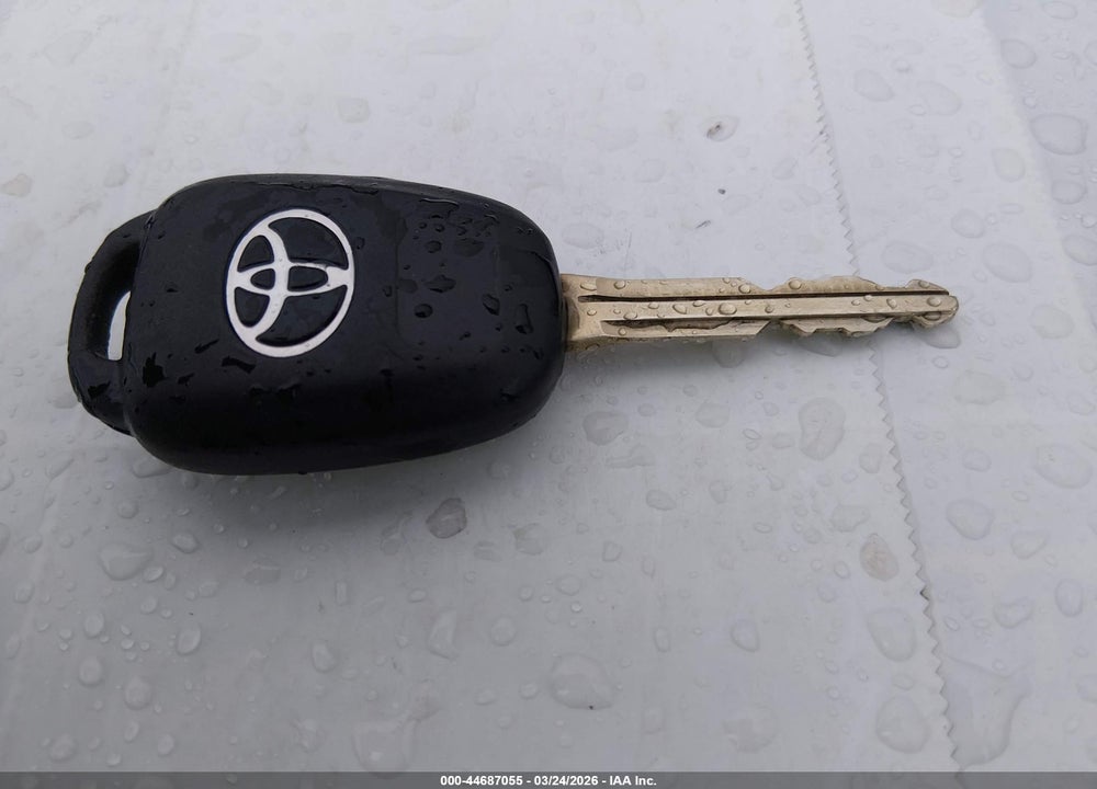 2015 TOYOTA COROLLA LE VIN: 5YFBURHE0FP348493