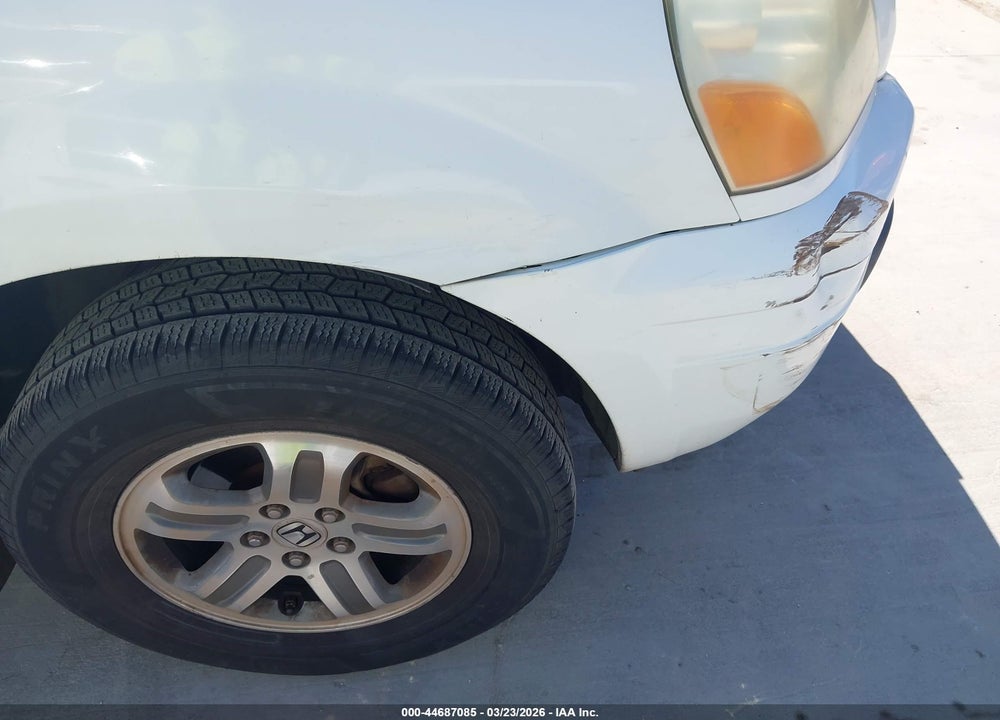 2005 HONDA PILOT EX VIN: 2HKYF18485H504949