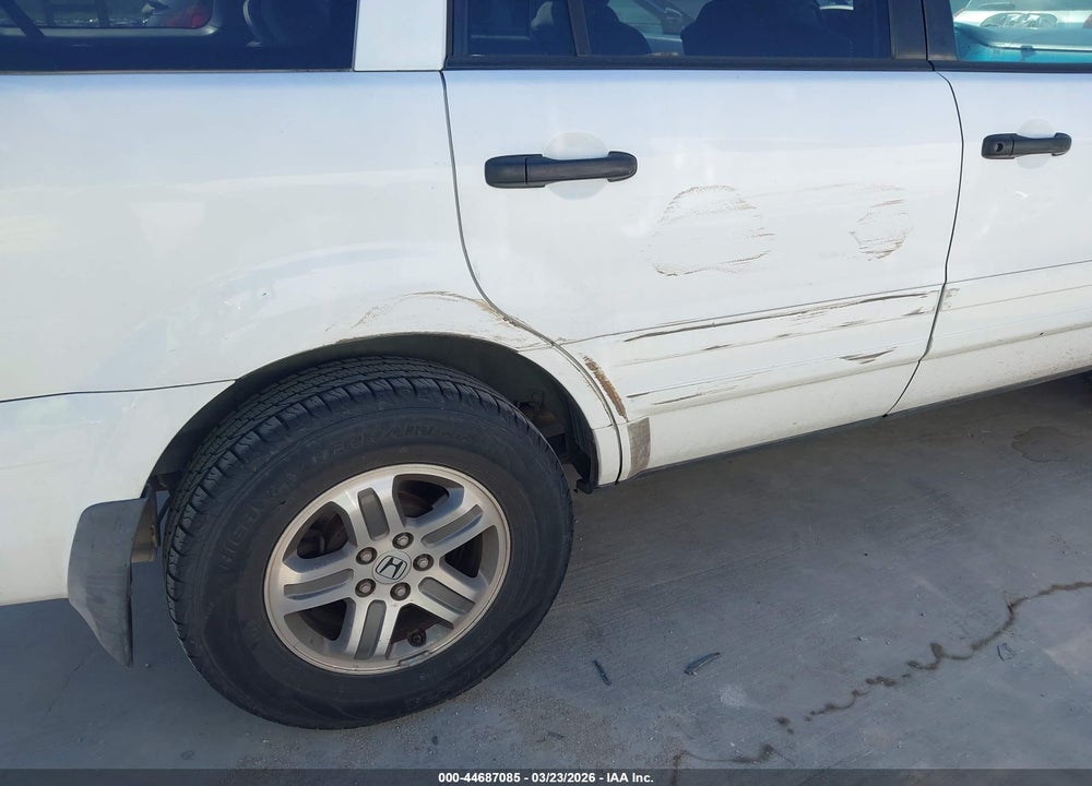 2005 HONDA PILOT EX VIN: 2HKYF18485H504949