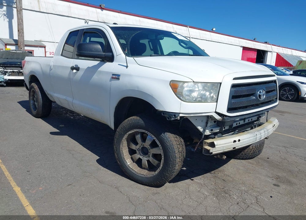 2010 TOYOTA TUNDRA GRADE 5.7L V8 VIN: 5TFUY5F16AX104010