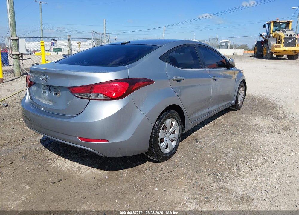 2016 HYUNDAI ELANTRA SE VIN: 5NPDH4AEXGH736873