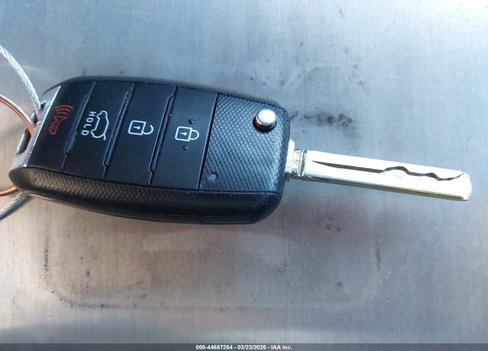 2015 KIA SOUL + VIN: KNDJP3A57F7116288
