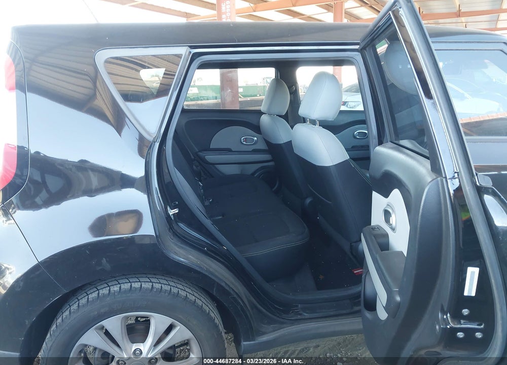 2015 KIA SOUL + VIN: KNDJP3A57F7116288