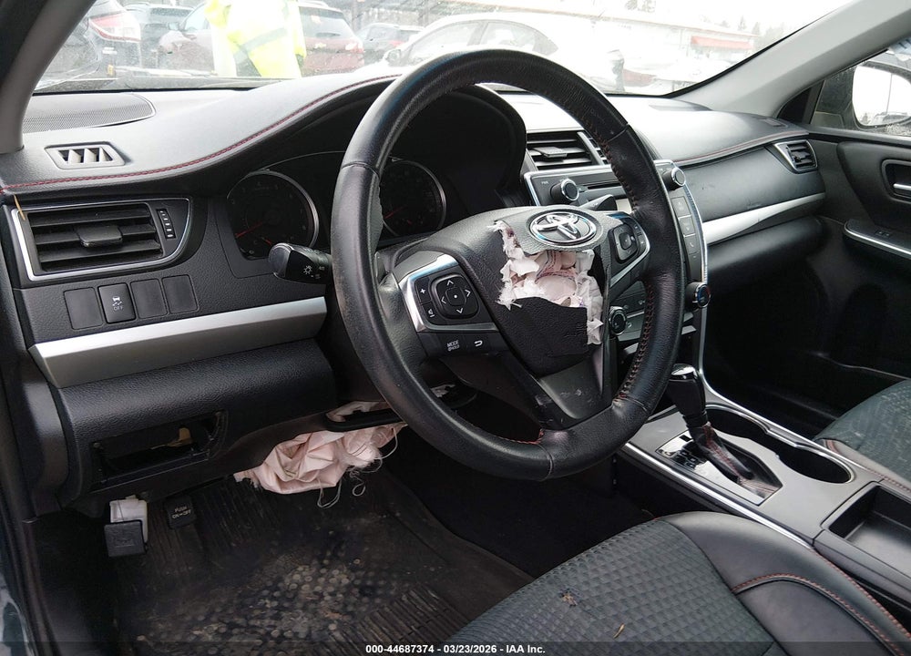 2015 TOYOTA CAMRY SE VIN: 4T1BF1FK1FU962343