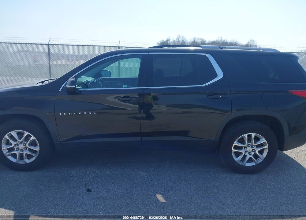 2018 CHEVROLET TRAVERSE 1LT VIN: 1GNERGKW7JJ272361