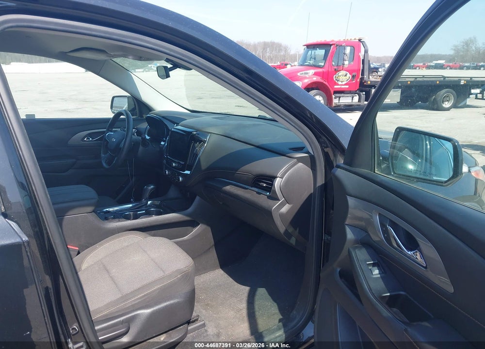 2018 CHEVROLET TRAVERSE 1LT VIN: 1GNERGKW7JJ272361