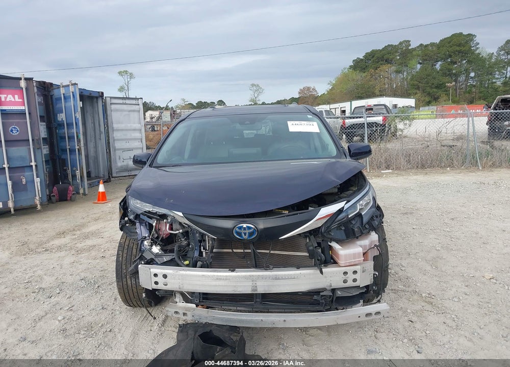 2023 TOYOTA SIENNA XLE VIN: 5TDJSKFC1PS081173
