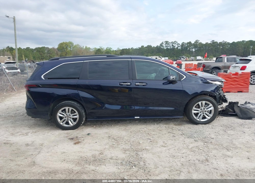 2023 TOYOTA SIENNA XLE VIN: 5TDJSKFC1PS081173