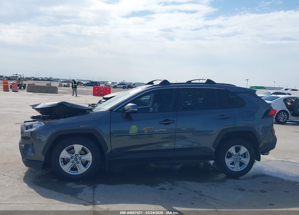 2021 TOYOTA RAV4 XLE VIN: 2T3W1RFV9MC099564