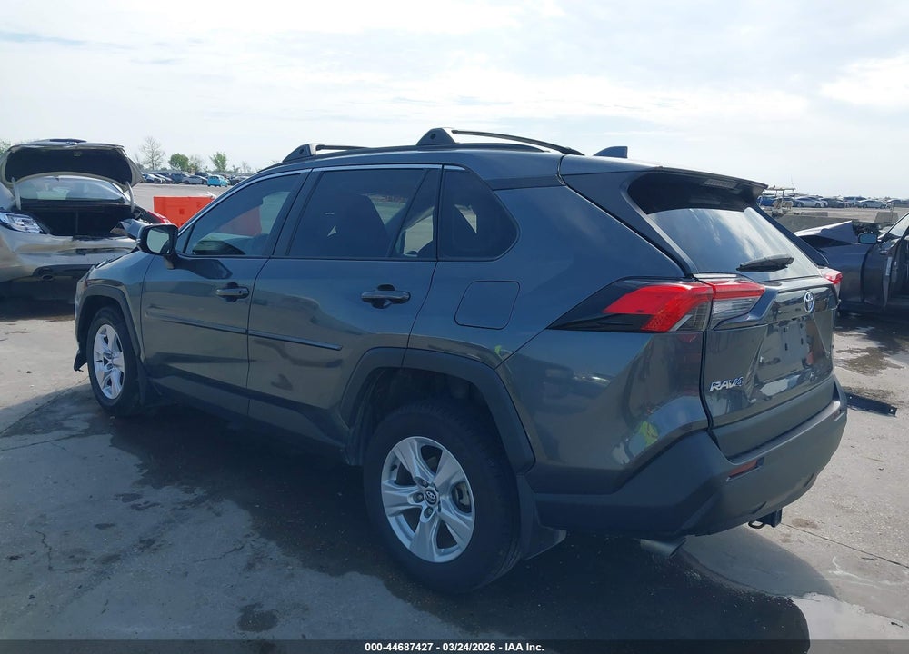 2021 TOYOTA RAV4 XLE VIN: 2T3W1RFV9MC099564