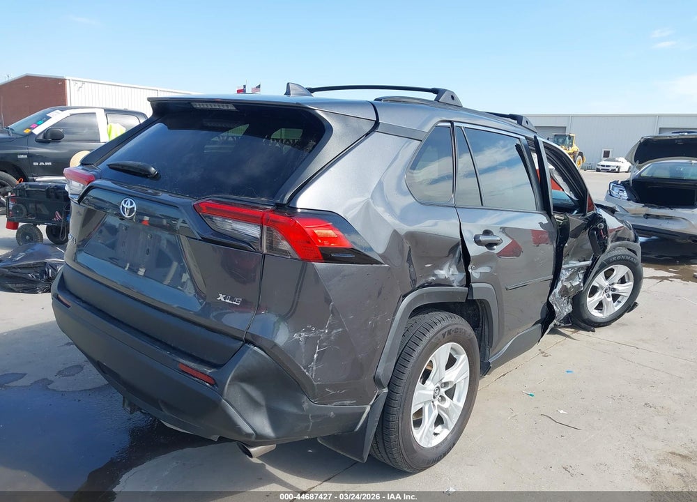 2021 TOYOTA RAV4 XLE VIN: 2T3W1RFV9MC099564