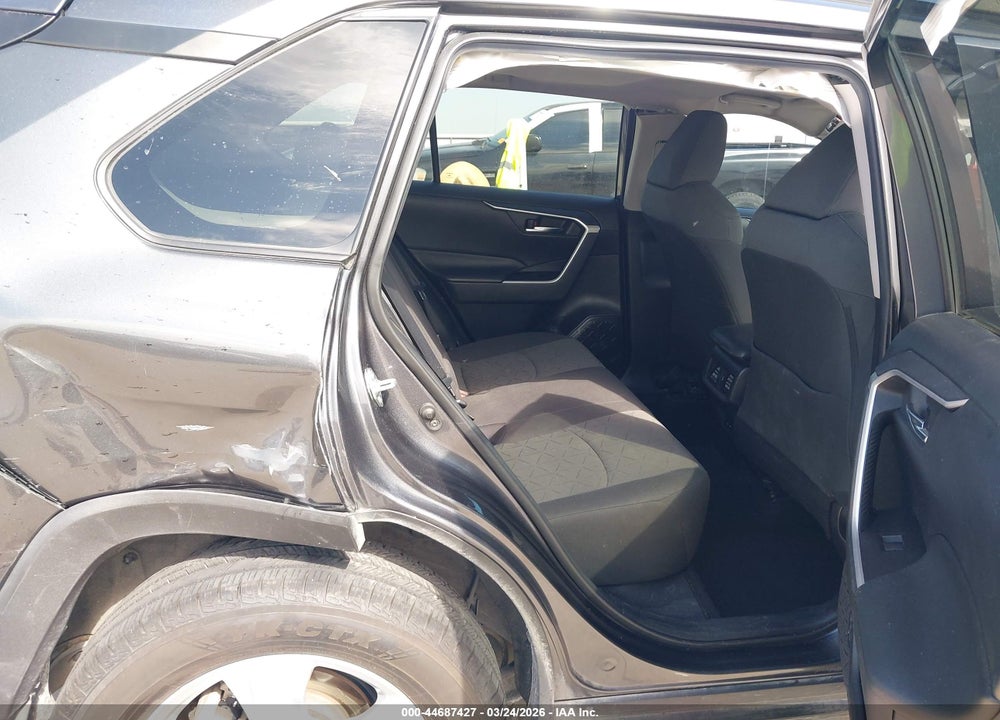 2021 TOYOTA RAV4 XLE VIN: 2T3W1RFV9MC099564