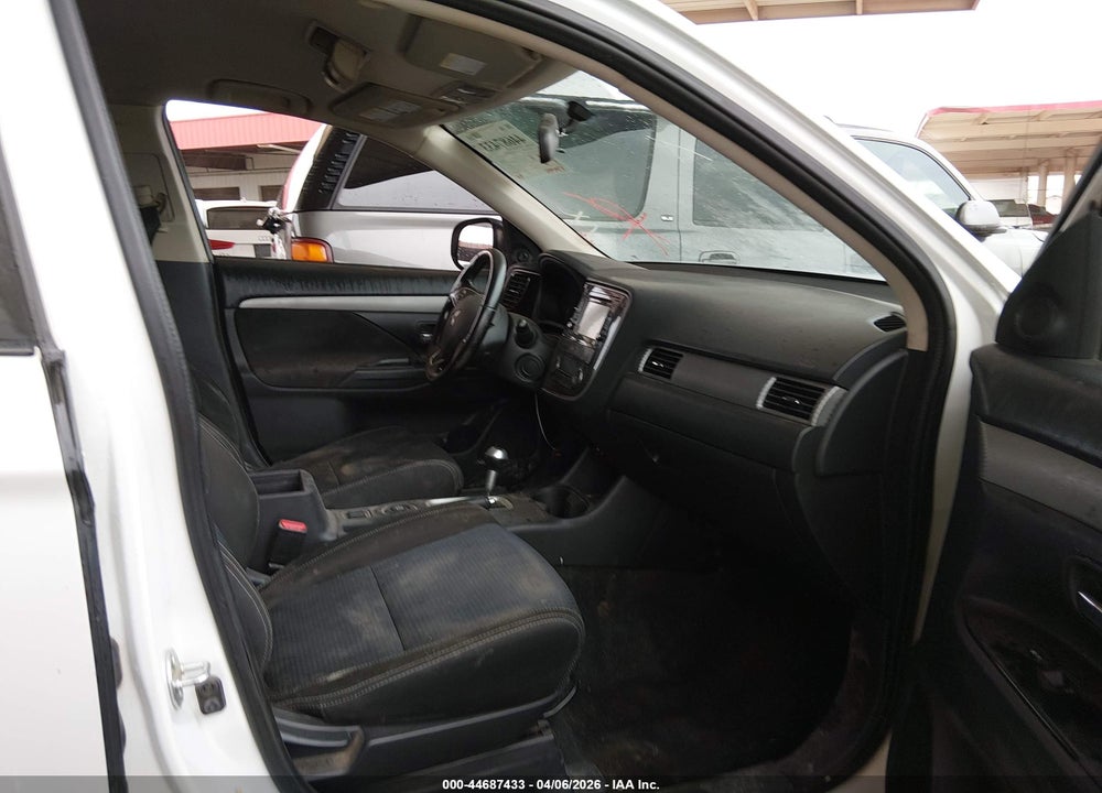 2016 MITSUBISHI OUTLANDER SE VIN: JA4AZ3A32GZ034204