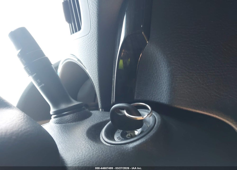 2013 KIA SORENTO LX V6 VIN: 5XYKT4A2XDG411025
