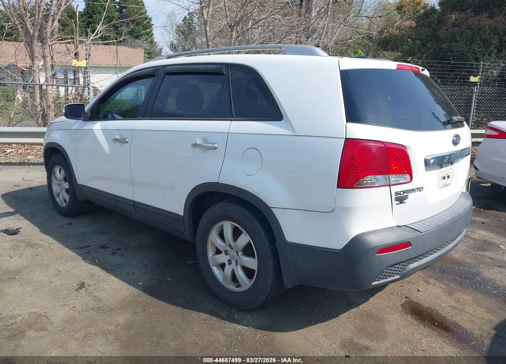 2013 KIA SORENTO LX V6 VIN: 5XYKT4A2XDG411025