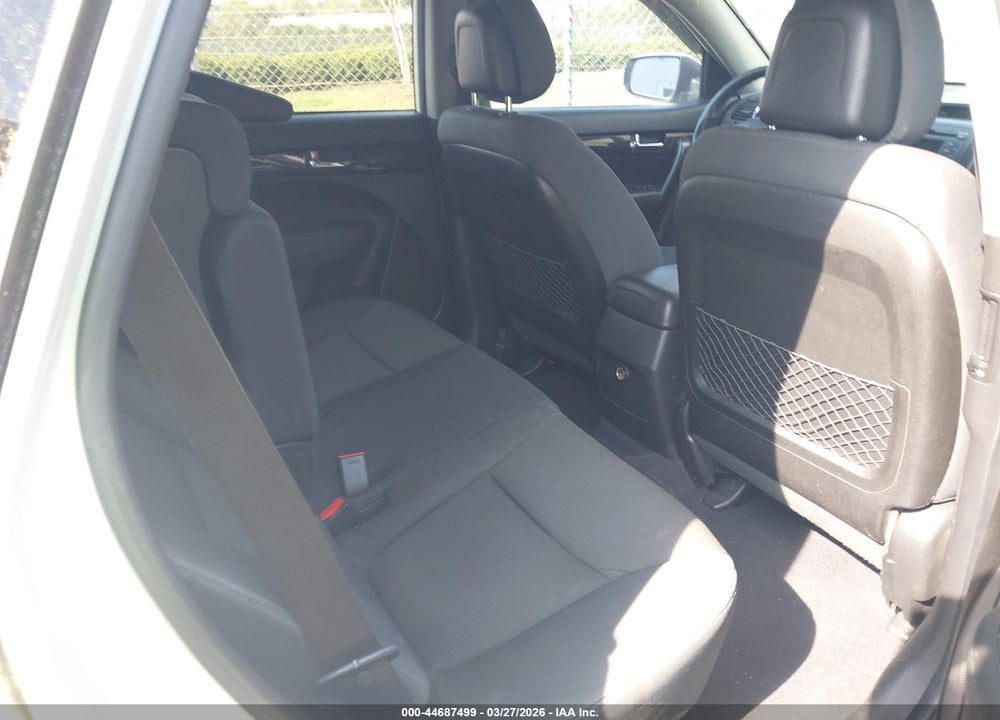 2013 KIA SORENTO LX V6 VIN: 5XYKT4A2XDG411025