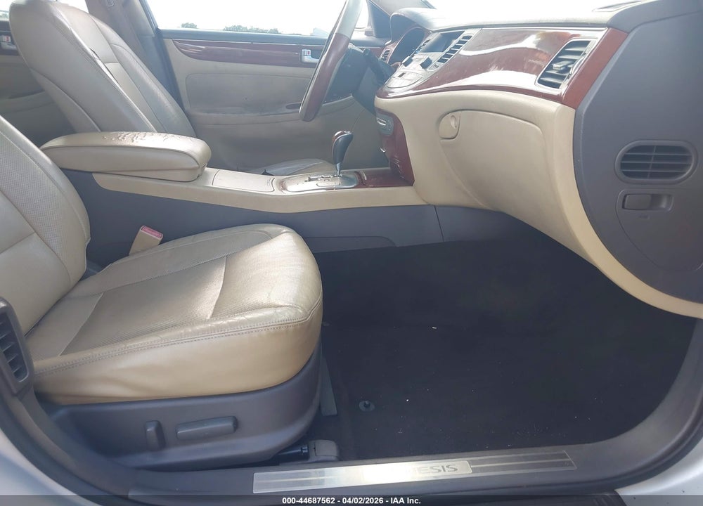 2013 HYUNDAI GENESIS 3.8 VIN: KMHGC4DD2DU226190