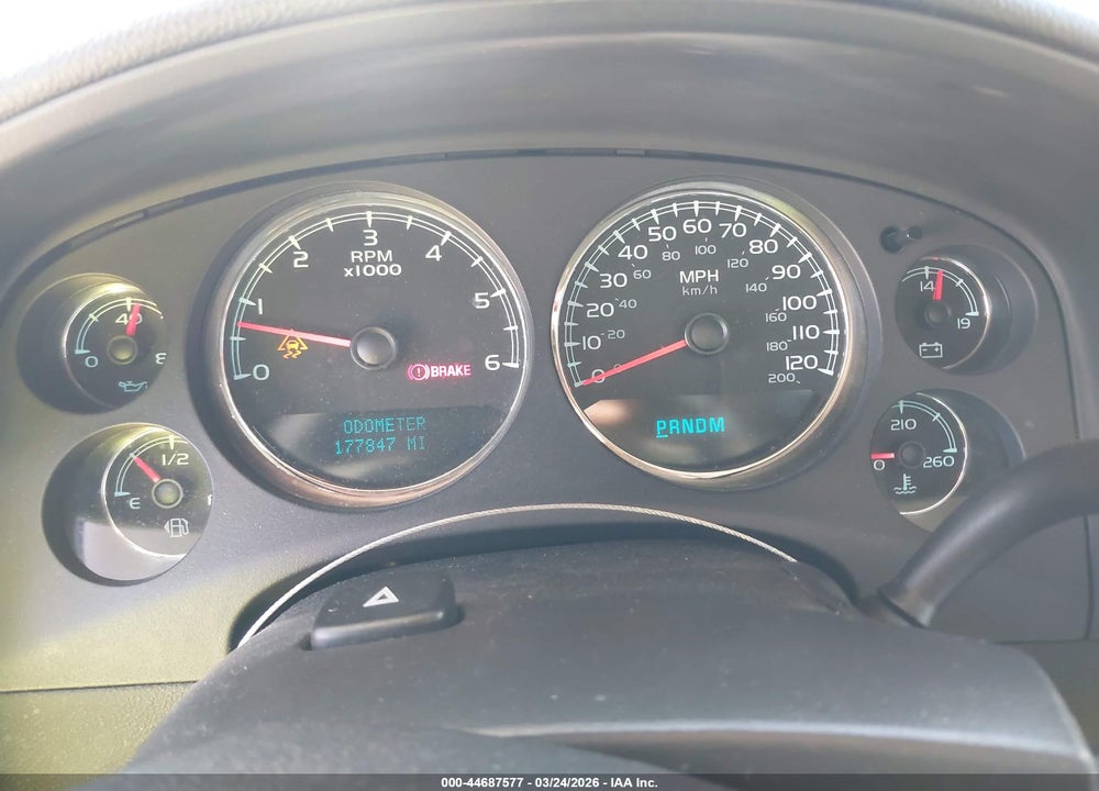 2008 GMC YUKON DENALI VIN: 1GKFK63898J172157