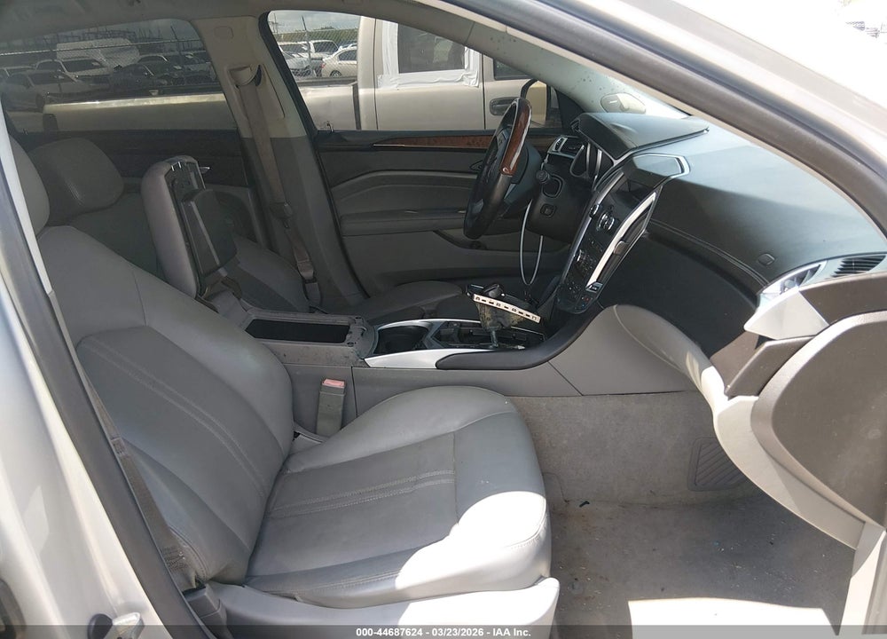 2011 CADILLAC SRX LUXURY COLLECTION VIN: 3GYFNAEY9BS671205