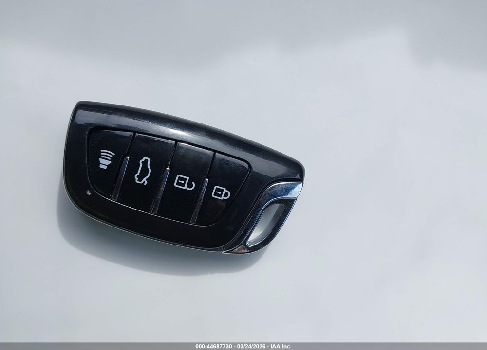 2019 CHEVROLET EQUINOX LT VIN: 2GNAXKEV7K6167604