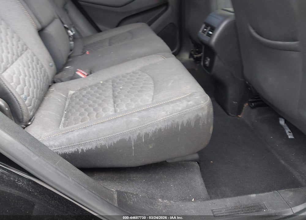 2019 CHEVROLET EQUINOX LT VIN: 2GNAXKEV7K6167604