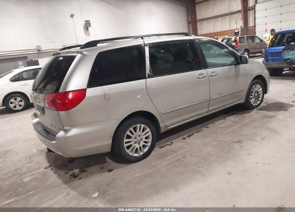 2010 TOYOTA SIENNA LIMITED VIN: 5TDDK4CC4AS028911