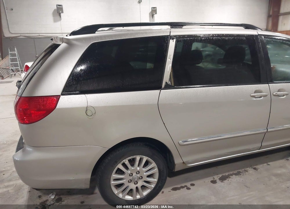 2010 TOYOTA SIENNA LIMITED VIN: 5TDDK4CC4AS028911