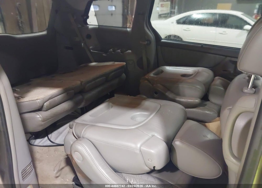2010 TOYOTA SIENNA LIMITED VIN: 5TDDK4CC4AS028911