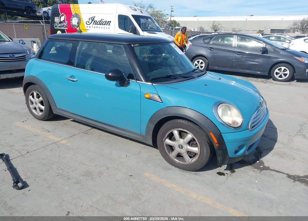2010 MINI COOPER VIN: WMWMF3C58ATZ23297