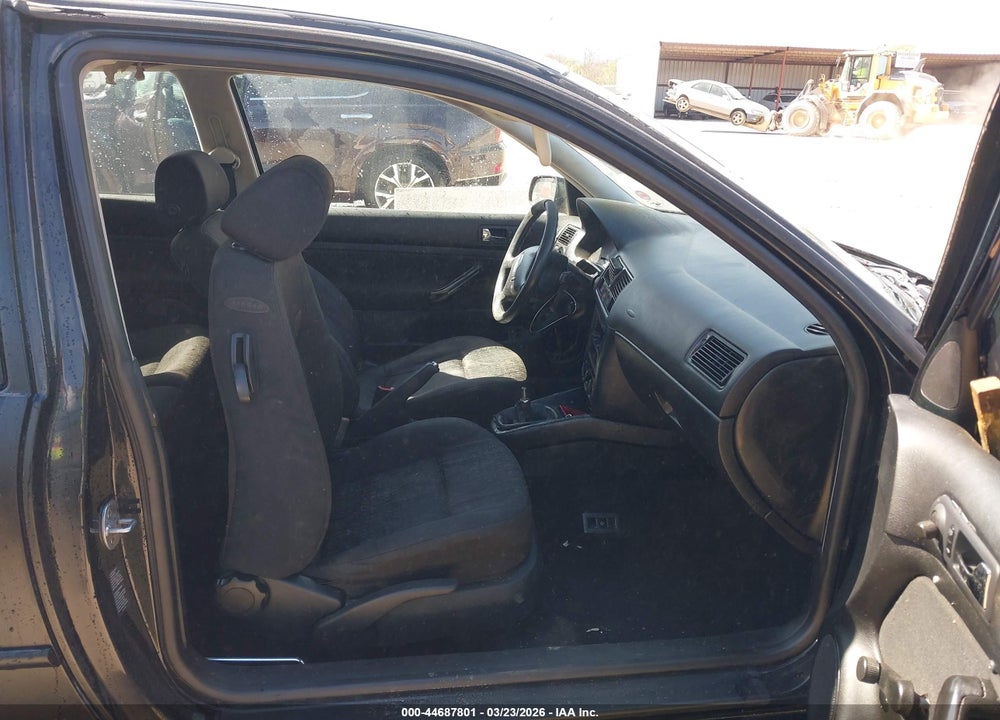 2001 VOLKSWAGEN GOLF GL VIN: 9BWBT61J214066303