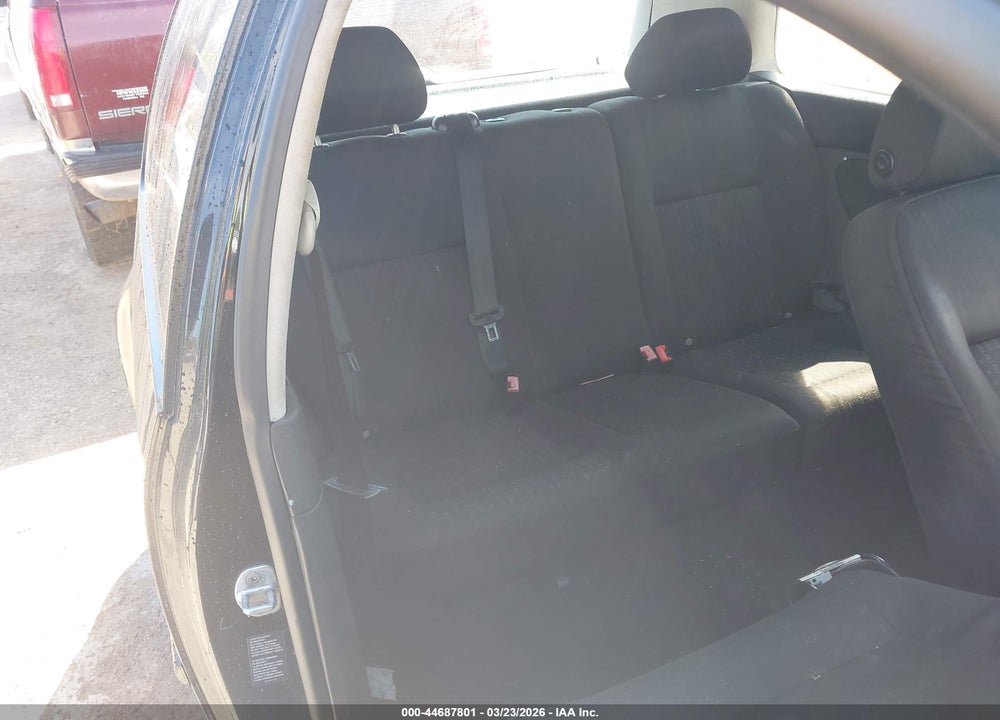 2001 VOLKSWAGEN GOLF GL VIN: 9BWBT61J214066303