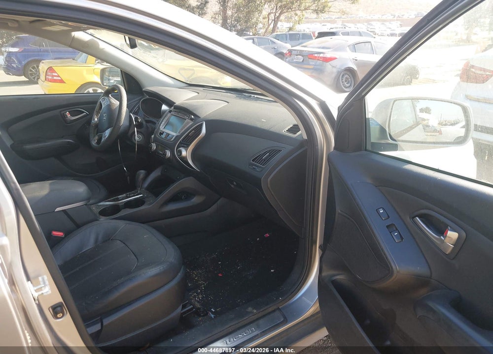 2011 HYUNDAI TUCSON LIMITED VIN: KM8JU3AC7BU139133