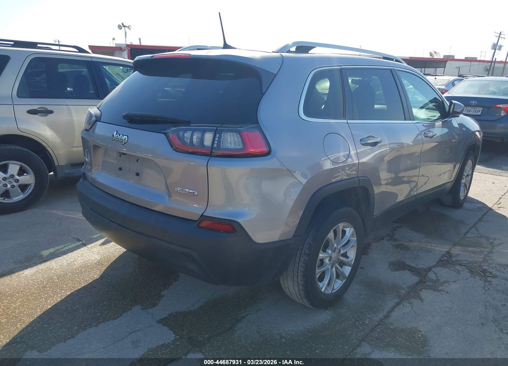2019 JEEP CHEROKEE LATITUDE FWD VIN: 1C4PJLCBXKD340584