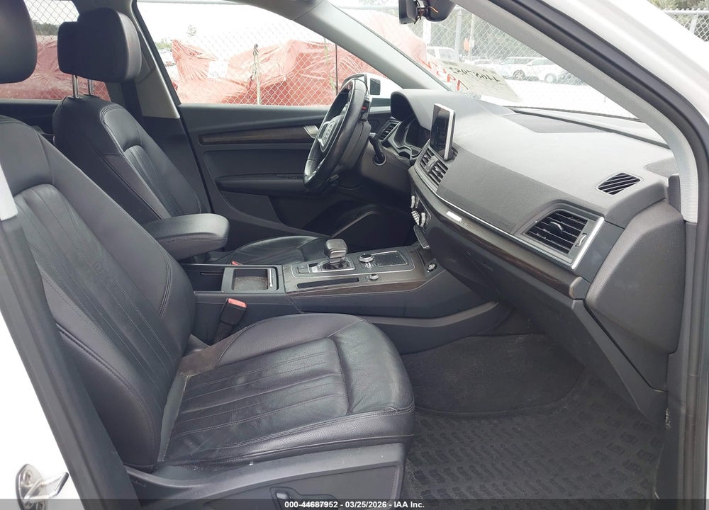 2018 AUDI Q5 2.0T PREMIUM/2.0T TECH PREMIUM VIN: WA1BNAFY8J2200010