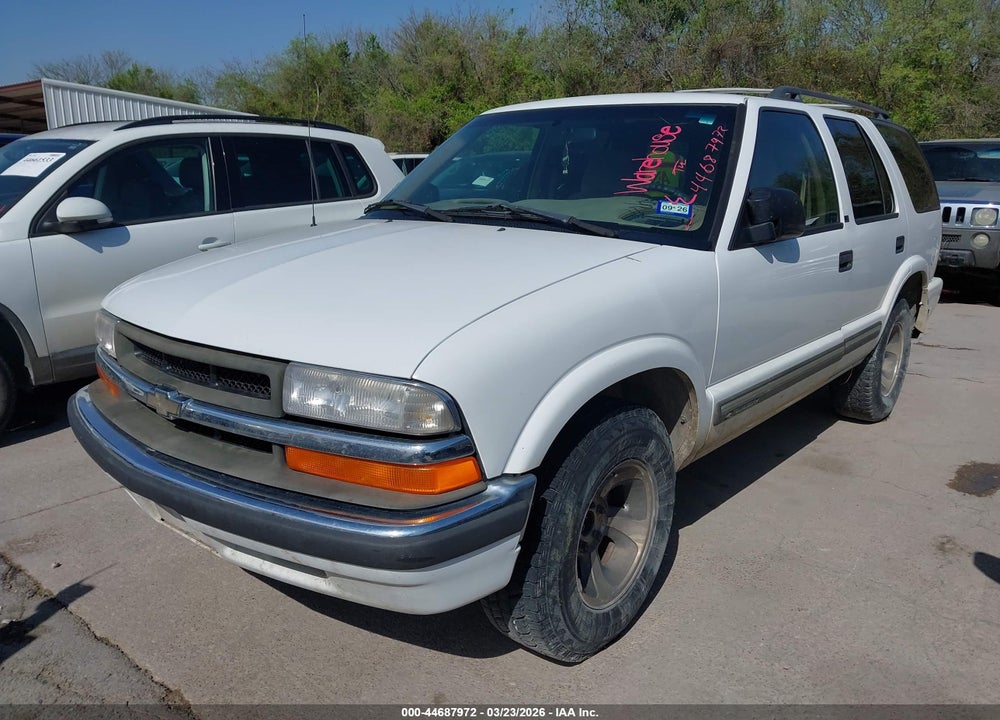 2000 CHEVROLET BLAZER LS VIN: 1GNCS13W5Y2305451
