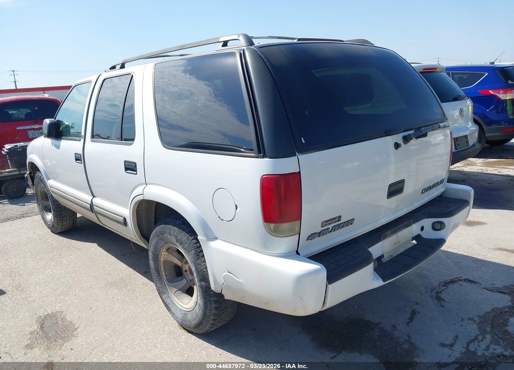 2000 CHEVROLET BLAZER LS VIN: 1GNCS13W5Y2305451