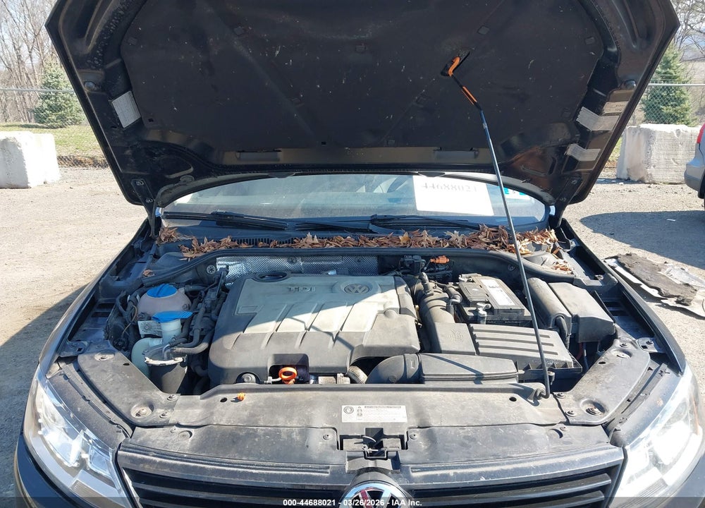 2012 VOLKSWAGEN JETTA 2.0L TDI VIN: 3VWLL7AJ4CM401926