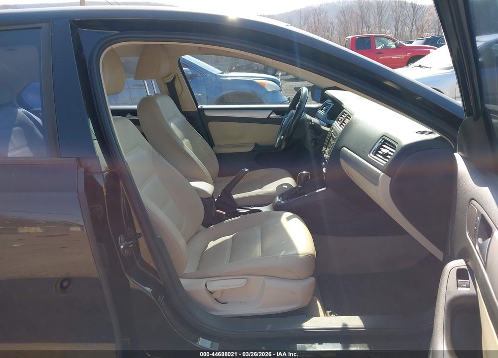2012 VOLKSWAGEN JETTA 2.0L TDI VIN: 3VWLL7AJ4CM401926