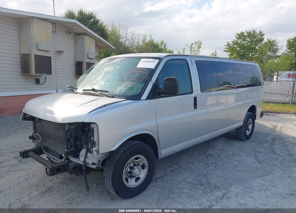 2021 CHEVROLET EXPRESS PASSENGER RWD 3500 EXTENDED WHEELBASE LT VIN: 1GAZGPF76M1240890