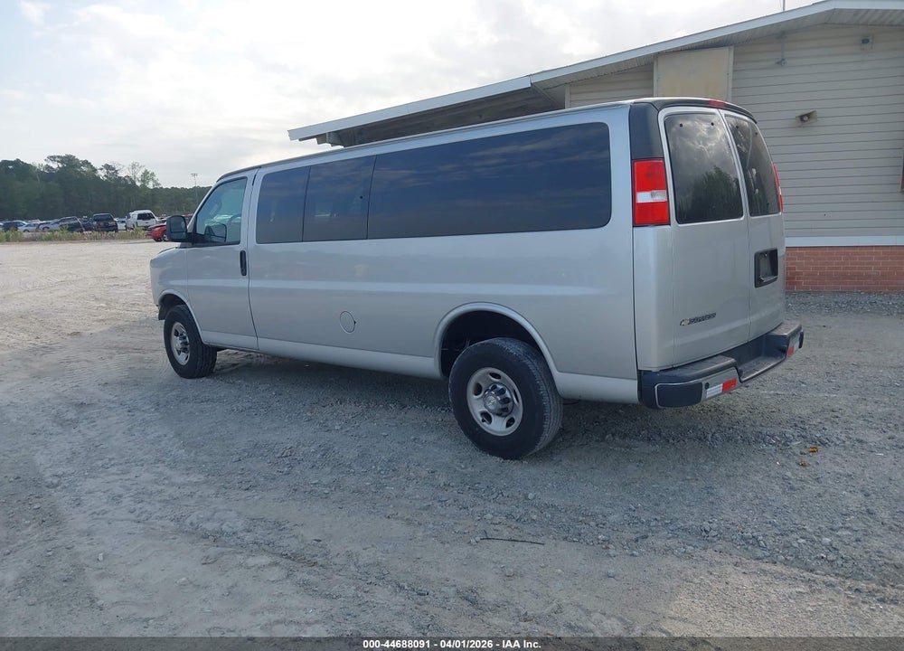 2021 CHEVROLET EXPRESS PASSENGER RWD 3500 EXTENDED WHEELBASE LT VIN: 1GAZGPF76M1240890