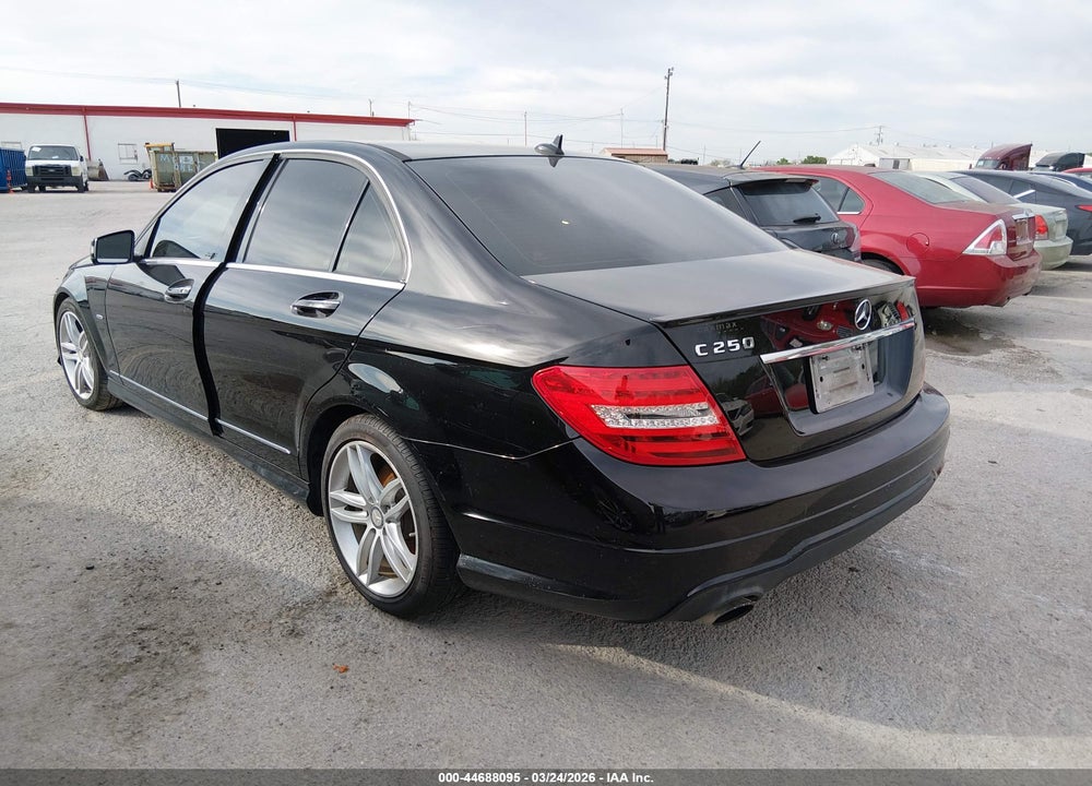 2012 MERCEDES-BENZ C 250 LUXURY/SPORT VIN: WDDGF4HB6CA621354