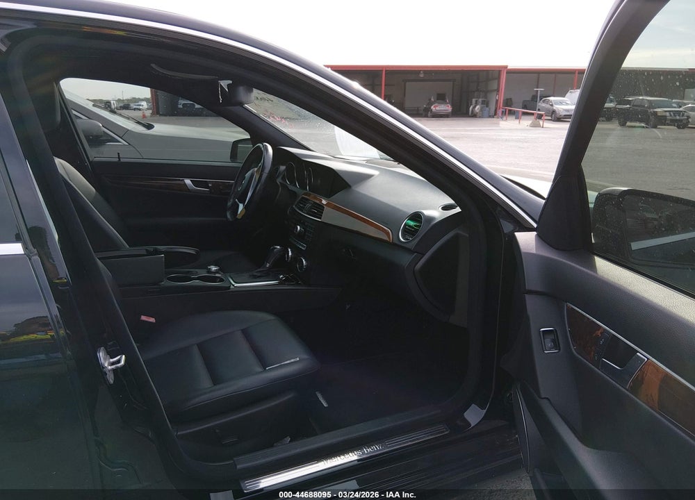 2012 MERCEDES-BENZ C 250 LUXURY/SPORT VIN: WDDGF4HB6CA621354