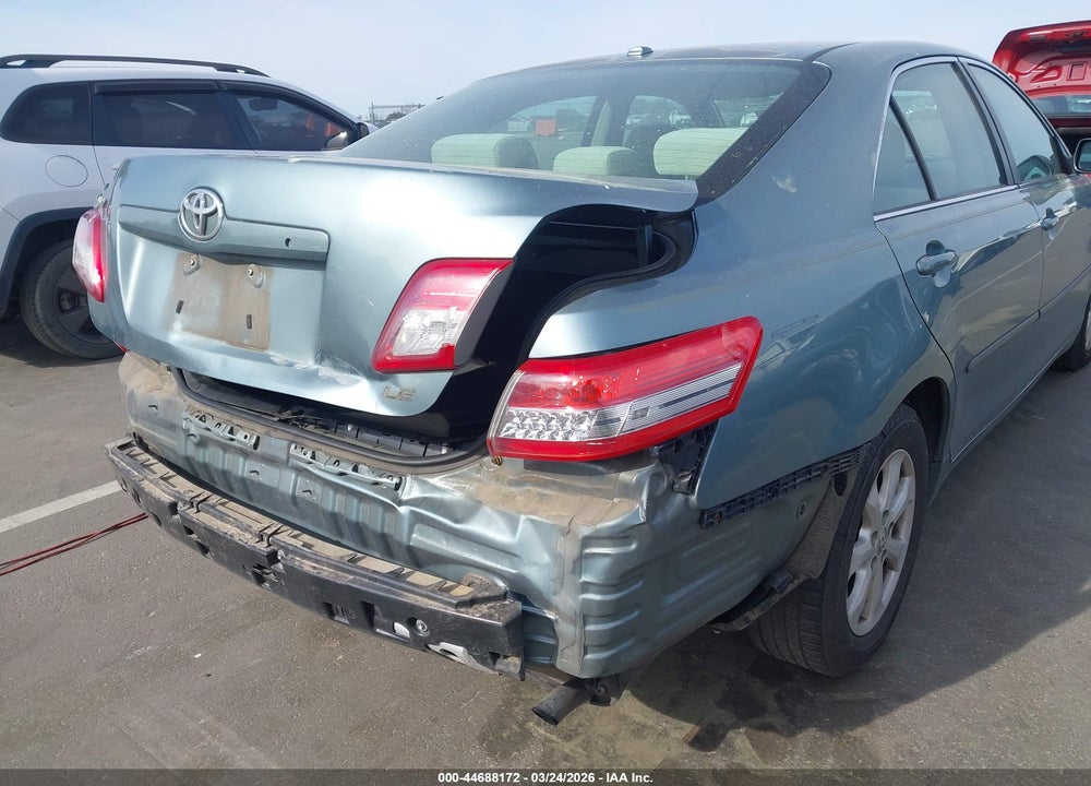 2011 TOYOTA CAMRY LE VIN: 4T1BF3EK5BU651182